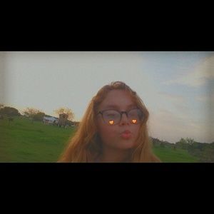 Meet your Posher, Erynn